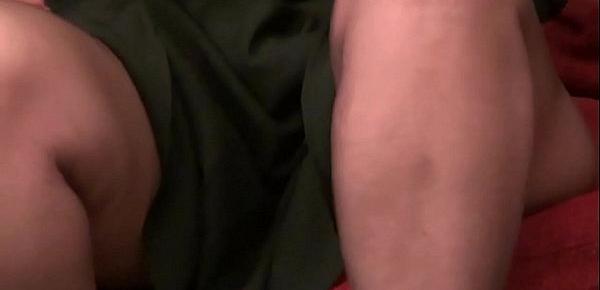  American milf Brie Bently rubs her pantyhosed pussy